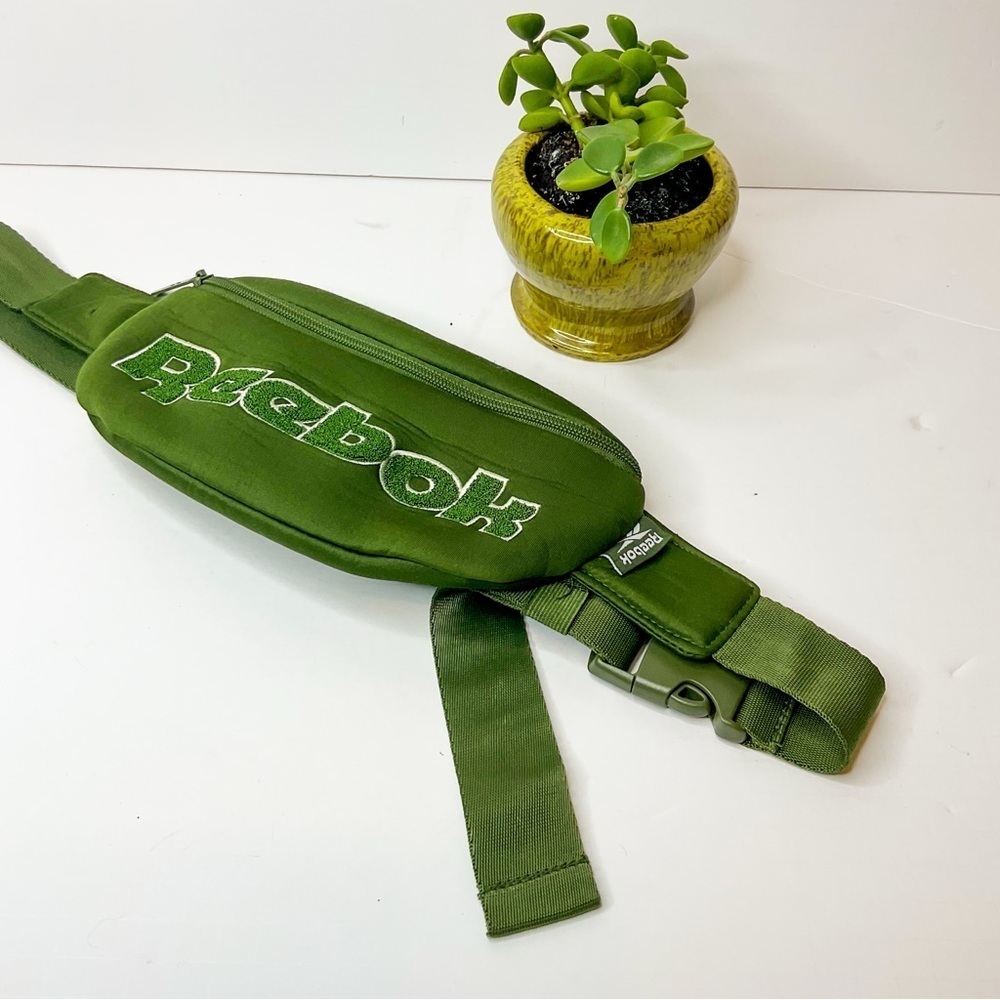 Reebok Avocado Green Waist Crossbody Fanny Pack Bag